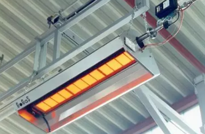 Installatie van gasstralingsverwarming voor magazijn (300 m²)