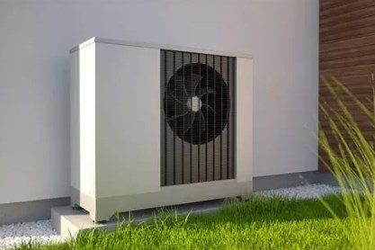 Installatie van een lucht/water-warmtepomp van 40 kW voor tertiair gebouw