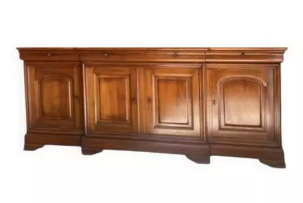 Restauratie van een oud meubel in massief hout