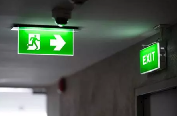 Emergency lighting installation for offices – 5 self-contained units