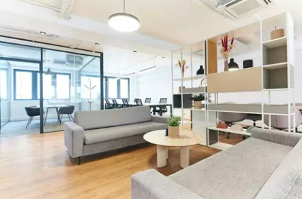 Full fit-out of a 100 m² open space (flooring, partitions, painting)