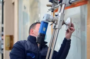 Localized polishing of micro-scratches on glazing – 5 m²