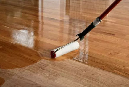 High-resistance satin varnishing of solid wood flooring