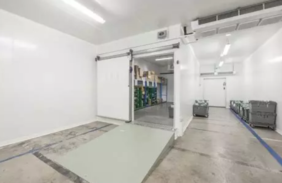 Installation of a negative cold room