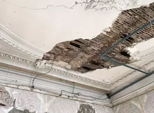 Restoration and reinforcement of historic decorated ceilings
