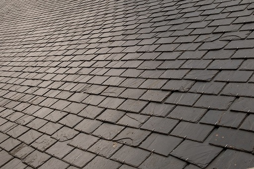 Laying a slate roof 