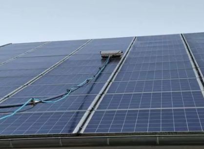 Reiniging van 13 zonnepanelen