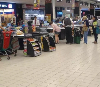Installation of 30 m² of fire-resistant or technical tiles for professional premises