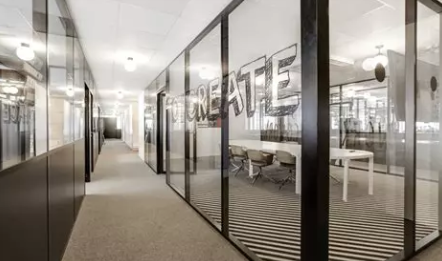 Installation of modular glass partition for meeting rooms – 15 m²