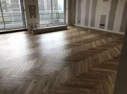 Pose de parquet contrecollé collé pleine surface
